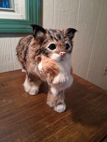 Realistic handcrafted - realistic,,